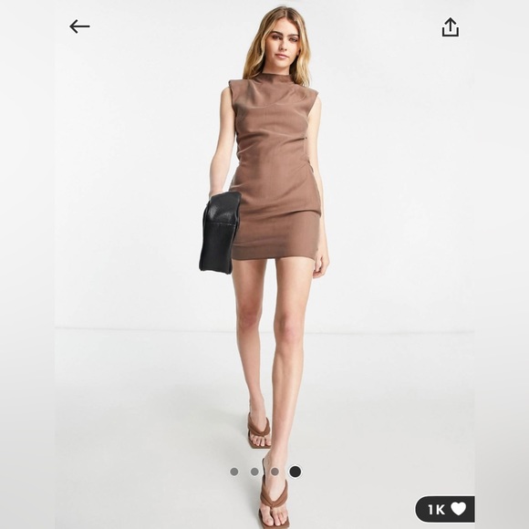 Backless mini dress - Picture 2 of 3